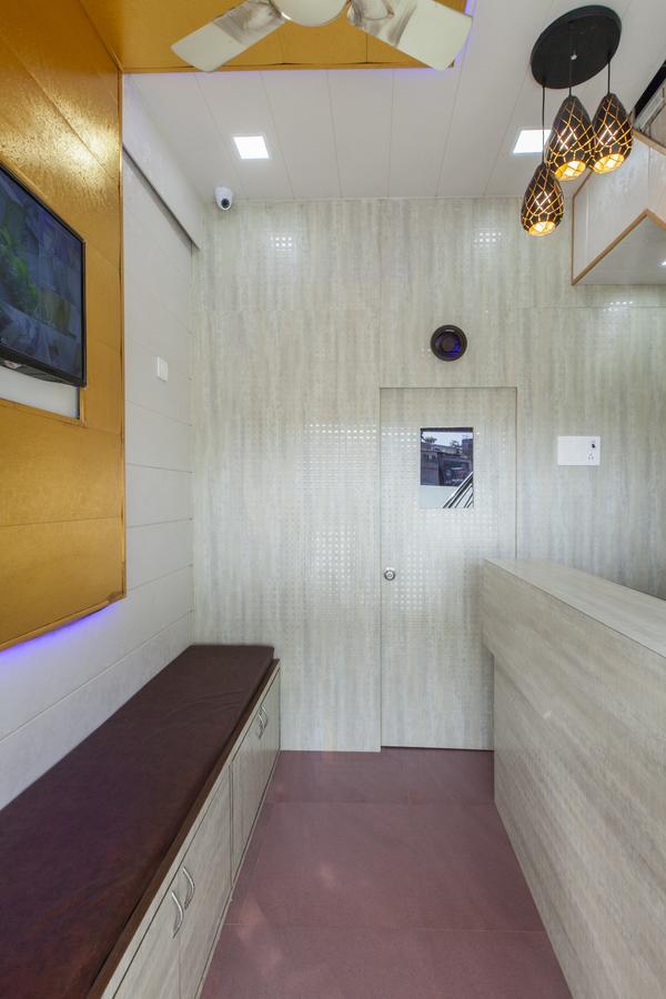מומביי Abza Deluxe Dormitory מראה חיצוני תמונה